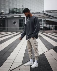 Men's Urban Fashion, Bf Outfits, Winter Outfits Men Streetwear, Vibe Board, Mens Street Style Summer, Streetwear Ideas, Guy Fits, Black Men Street Fashion