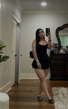 Black Tube Dress Outfit Casual, Plus Size Dinner Outfits, Cute Outfits Hot Weather, Casual Bartender Outfit, Simple Bday Outfits, Cute Dress Outfits Aesthetic, Night In Vegas Outfit, Pregnancy Skirt Outfits, Baddie Bar Outfit