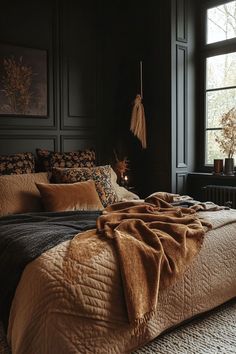 Dark And Moody Boho Bedroom, Dark Academia Master Room, Rich Earthy Aesthetic, Green Brown Bedroom Ideas, Cozy Bedroom No Windows, Neutral Eclectic Bedroom, Vintage Dark Academia Bedroom, Black And Tan Room, Master Bedrooms Decor Moody