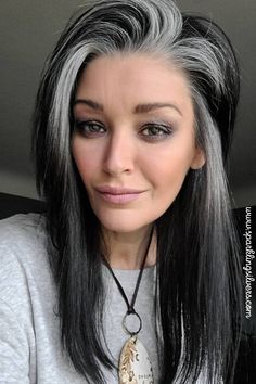 Gray Hairstyles, Gorgeous Gray Hair, Beautiful Gray Hair, Gray Hair Growing Out, Gray Hair Cuts, Transition To Gray Hair