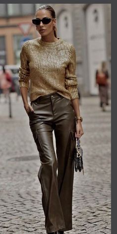 Leather Clothing, Style Upgrade, Summer Chic, Street Chic, Fit Style, Womens Fashion Trends, Fashion Week Spring, Round Collar, Daily Outfits