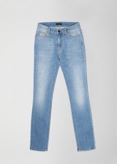 The Emily jeans are incredibly flattering, with a mid-rise waist and sculpting skinny legs. It fits true to size High-rise, intended for a skinny fit Button and zip fastening at the front Handcrafted in Italy Fitted Straight Jeans With Five Pockets, Classic Mid-rise Jeans With Five Pockets, Classic Slim Stretch Jeans, Classic Mid-rise Slim Fit Jeans, Classic Slim Fit Mid-rise Jeans, Denim T Shirt, Suit Shirts, Knitwear Tops, Jacket Sale