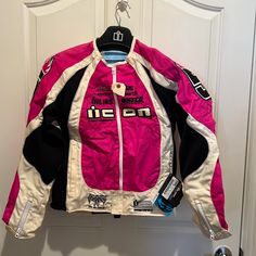 Great Riding Jacket Brand New Cute Racer Jacket, Pink Ferrari Jacket, Aesthetic Racing Jacket, Nascar Uniform, Pink Race Car Jacket, Kawasaki Jacket, Race Car Costume, Race Car Jacket, Motorcross Jackets