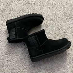 Worn Only Handful Of Times, Still In Great Condition. Size 7 Shoes Ugg, Ugg Black, Classic Mini, Womens Uggs, Ugg Shoes, Bootie Boots, Ankle Boots, Size 7, Women Shoes