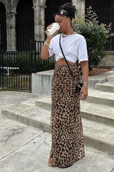 Leopard Print Skirt Outfit, Printed Skirt Outfit, Leopard Print Outfits, Look Legging, Leopard Outfits, Long Skirt Outfits, Downtown Outfits, Skandinavian Fashion, Rock Outfit