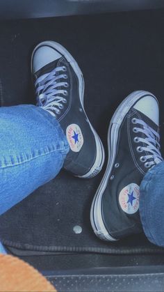 #instagram #aesthetic #converse #estilo #zapatosdemoda Chuck Taylor Sneakers, Chucks Converse, Instagram Aesthetic, Chuck Taylors, Converse Sneaker