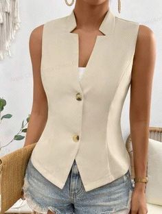 Clothing Pattern Design, Women Blouses Fashion, Classy Casual Outfits, Stylish Work Outfits, Modieuze Outfits, Best Street Style, Vest Outfits, Fashion Mistakes, Mode Inspiration