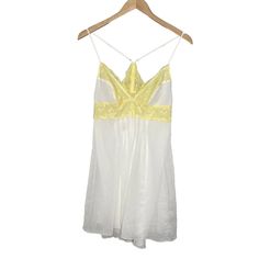 Victoria Secret Women’s Baby Doll Nightgown White Yellow Sleeveless Sz Medium *Please Review Photos Prior To Purchase! Measurements: Busts: 30'' Sleeve Length: 56'' Length: 32'' **Measurements Are Approximate Keywords: Babydoll, Sleeveless, White * Note Items From My Store Our Sourced From Various Locations And Most Types Are Sold In The Following Conditions: New, New Without Tags, Liquidation Preowned And Vintage. Items Are Looked Over And We Try To Note Any Flaws. Sometime They May Be Missed P White Summer Sleepwear For Sleepover, Summer V-neck Slip With Lace Trim, White Sleep Dress With Delicate Straps, White Delicate Strap Dress For Sleep, White Camisole Slip Dress For Summer, Bedtime Slip Dress With Spaghetti Straps And Lace Trim, Summer Lace Nightgown For Sleep, White V-neck Slip Dress For Bedtime, White Slip Dress With Delicate Straps For Sleep