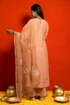 Peach silk chanderi kurta with floral applique embroidery on yoke and sleeve hem. Paired with straight pant and applique embroidered dupatta. - Aza Fashions Kurta Set For Women, Unstitched Suits, Woman Suit Fashion, Organza Dupatta, Fashion App, Kurta Set, Floral Applique, Suit Fashion, Set For Women