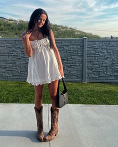 Lexi Hidalgo Cowboy Boots, Country White Dress With Boots, Cute Stampede Outfits, Summer Outfit Cowboy Boots, Aesthetic Cowboy Boots Outfit, Cowgirls Boots Outfit, Festival Outfits Cowboy Boots, Idyllwind Boots Outfit, Cowgirl Boots Styled