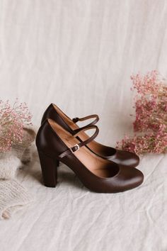 Discover our vintage-inspired Mary-Jane high heels. Chocolate brown leather. Ethically handcrafted in Poland. Free delivery worldwide. Brown Mary Jane Heels, Brown Pumps Heels, Everyday Heels, Mary Jane Shoes Heels, Brown Mary Janes, Retro Heels, Retro Bride, Shoes Retro, Classy Shoes