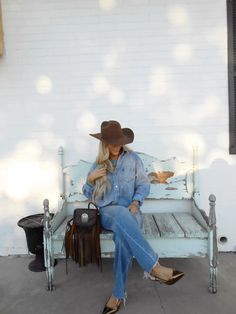 Western Chic Fashion, Cowgirl Era, Concert Style, Cowgirl Tuff, Cowgirl Aesthetic, Denim Outfits, Concert Fashion, Western Chic, Country Concert