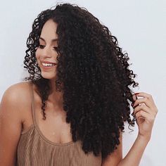 Bora papear! Qual palavra define seu cabelo? ❤️ Pra mim é amoooor, muito amor! #cacheadasdanandasoares Mixed Hair, Curly Hair Inspiration, Curly Girl Hairstyles, Long Black Hair, Long Curly Hair, Curly Girl, Long Curly