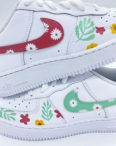 These hand painted flower AF1 sneakers make a great gift for any sneaker lover! Each shoe is specially designed and painted by me so each pair of fully customizable (including the design and the color and/or color scheme). Message me with what colors or kind of flowers you would like. All custom AF1's are painted with high quality leather paint and sealed with a top coat. Each shoe may slightly vary in color and design, but is hand painted with lots of care and detail! For sizing questions pleas