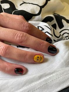 Crazy Gel Nails, Short Men Nail Designs, Nail Ideas Simple Black, Nail Designs Male, Masc Short Nail Designs, Nail Art Smile, Black Nail Designs Men, Nail Art For Men Black, Short Nail Art Black