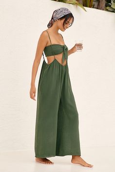 Linen Two Piece Set, Suspender Pants, Green Fits, Bandeau Top, Pant Set, Leisure Wear, Dance Wear, Diy Fashion, Bra Tops