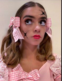 Halloween Doll Costume Creepy, Creepy Doll Halloween Costume Diy, Doll Makeup For Halloween, Evil Doll Costume, Doll Halloween Costume Aesthetic, Doll Halloween Costume For Women, Puppet Halloween Makeup, Spooky Doll Costume, Cute Doll Makeup Halloween