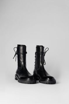 Louise Boots – Ann Demeulemeester US Ann Demeulemeester Boots, Shoe Boot Sandals, Ann Demeulemeester, Black Side, Boots And Sneakers, Black Laces, Black Ankle Boots, High Quality Leather, Lace Up Boots