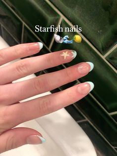 Hawaii Short Nails, Sarah Cameron Nails, Gran Canaria Nails, Tropical Nails Simple, Pool Nails Designs, Surfboard Nails, Coconut Girl Nail Ideas, Simple Beachy Nails, Beach Nails Square