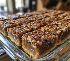 Pecan Pie Bars Easy, Pecan Pie Bars Recipe, Pecan Pie Easy, Pie Bar Recipes, Pecan Bars, Martha Stewart Recipes, Pecan Pie Bars, Pie Crusts, Pie Bars