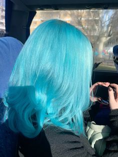 light blue hair inspo, turquoise aqua hair Turquoise Aura Aesthetic, Tiffany Blue Hair, Short Aqua Hair, Pastel Turquoise Hair, Aqua Hair Color Turquoise, Short Pastel Blue Hair, Blue Balayage Blonde, Turquoise Hair Aesthetic, Cyan Hair Color