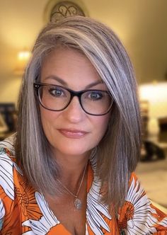 Grey Hair Transformation, Gorgeous Gray Hair, Grey Hair Inspiration, Beautiful Gray Hair, Hairstyles For Women Over 50, Blending Gray Hair, Gray Hair Highlights, Long Gray Hair, Haircuts For Medium Hair