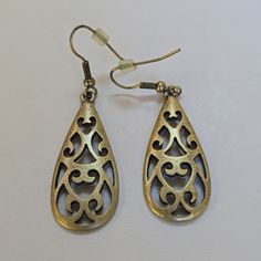 Lia Sophia Antique Gold Tone Metal Dangle Earrings. New Without Tags. Never Worn. Lia Sophia Jewelry, Lia Sophia, Metal Earrings, Gold Tone Metal, Antique Gold, Gold Tones, Dangle Earrings, Jewelry Earrings, Women Jewelry