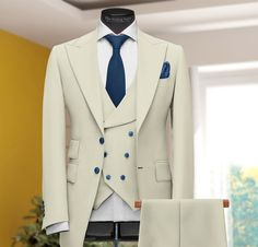 Three Piece Suit Mens, 3 Piece Suit Men, Men Fashion Photoshoot, Slim Fit Suit Men, Beige Wedding, Formal Fashion, Wedding Clothing, Suits Men, Suit Men