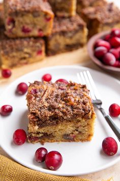 Almond Flour Cranberry Orange Coffee Cake (Paleo). Moist, fluffy, grain-free, refined sugar-free, and dairy-free! A delicious coffee cake recipe that's loaded with citrus flavor! Cranberry Orange Coffee Cake, Cranberry Orange Breakfast, Orange Coffee Cake, Cranberry Recipe, Brunch Essentials, Primal Breakfast, Classic Coffee Cake, Cranberry Orange Cake, Healthy Board