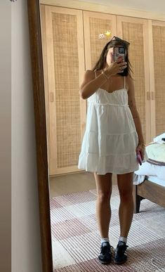 Soph Mosca ootd Soph Mosca Outfits, Soph Mosca, Feminine Mystique, Gravy, Summer Outfits, Ootd, Outfit Inspo, Quick Saves, Clothes