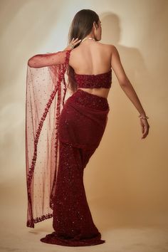 Maroon Saree Look, Burgundy Saree, Net Saree Designs, Maroon Saree, Simple Saree Designs, Simple Sarees, Saree Design, Embroidered Saree, Net Saree