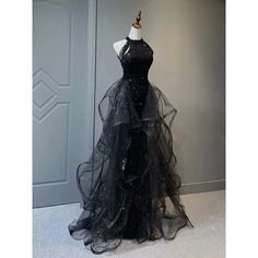 Lasaky - Black Evening Gown with Train for Hosts at Adult Parties Prom Dresses Sparkle, Black Tulle Prom Dress, Dresses Sparkle, Gaun Abad Pertengahan, Shine Dress, Robes Glamour, Plus Size Vintage Dresses, Dress Wedding Party, Black Evening Gown