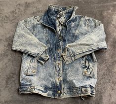 "Vintage acid wash jean jacket. 100% cotton. I believe this would fit like a M. Chest 22 1/2\", length 25\", sleeve length from the top of shoulder is about 22\"" Acid Wash Denim Jacket, Light Wash Denim Jacket, Painted Jeans, Jean Jacket Women, Acid Wash Jeans, Acid Wash Denim, Denim Jean Jacket, Light Wash Denim, Vintage Jacket