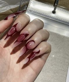 cool red nails Graphic Nail Art Designs, Graphic Nails Designs, Cute Red Nails Acrylic, Letters On Nails, Graphic Nail Designs, Nail Designs Stiletto, Y2k Pink Nails, Graphic Nail Art, Graphic Nails