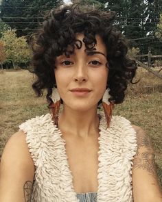 Curls Short Hair, Short Natural Curly Hair, Layered Curly Hair, How To Curl Short Hair, All Hairstyles, Curly Hair Inspiration, Coily Hair, Happy Hair