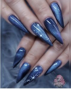 Winter Manicure Ideas, Classic Red Nails, Winter Nail Trends, Frosted Tips, Snow Nails, December Nails, Winter Manicure, Red Manicure, Nails Only