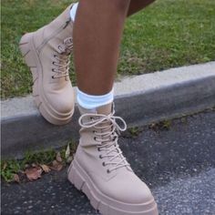 Timb Style Cream Boots Nwt. Size 8. Never Worn. Casual Forever 21 Boots For Spring, Casual Fall Boots By Forever 21, Casual Boots By Forever 21, Heel Combat Boots, Lug Sole Booties, Chunky Combat Boots, Ankle Combat Boots, Cream Boots, Black Moto Boots