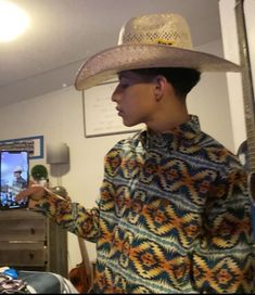 Vaquero Outfit Mexican Men, Vaquera Outfit Mexican, Cowboy Outfit Men, Takuache Outfits Guys, Cowboy Outfit For Men, Jeans Pants Outfit, Western Outfits Men