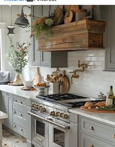 European Farmhouse Kitchen, Scandinavian Kitchen Ideas, Shop Apartment, Scandinavian Kitchens, Casa Clean, Lovely Kitchen, French Country Kitchens, Inspiring Interiors, Building House