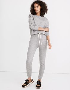 MWL Sweatpants Best Loungewear, Old Sweatshirt, Style Sweatpants, Sweatshirt Short Sleeve, Comfy Sweatshirt, Soft Hoodie, Fashion Joggers, Jogger Set, Jogger Sweatpants