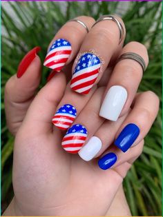 #nails #summernails #prettynails #nailart #naildesign #pinknails #acrylicnails #longnails #frenchtips #frenchnails #chromenails #chrome Mexican Inspired Nails, American Flag Nails, Nails Matching, Nails Model, Flag Nails, Nails Kids, Nail Art Halloween