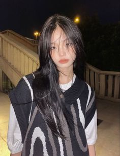 Pelo Ulzzang, Uzzlang Girl, Long Black Hair, A Bridge, Cute Selfie Ideas, Insta Photo Ideas, Aesthetic Hair, Korean Makeup, Girl Icons