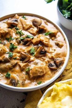 Gluten Free Stroganoff, Instant Pot Chicken Stroganoff, Stroganoff Healthy, Creamy Instant Pot Chicken, Creamy Chicken Stroganoff, Yogurt Cheese, Chicken Stroganoff, Best Chicken Recipes, Instant Pot Chicken