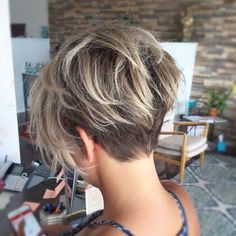 Boom!! Seriously, perfect!! She went for it for it with this hot #undercut!! @sarah_louwho @bohohousesalon #verobeach #verobeachhair #nothingbutpixies #hairbrained ผมทรง Long Pixie, Mom Haircuts, Short Pixie Haircuts, Balayage Highlights, Trendy Short Hair Styles, Pixie Hairstyles