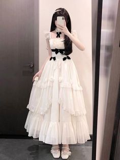 Dress Illustration Design, Korean Skirts, Victorian Fashion Dresses, Dress Butterfly, Dress Illustration, T Dress, Stylish Party Dresses