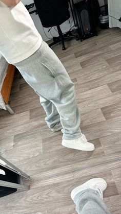 grey straight leg sweatpants, white t shirt, rope lace airforce 1s Grey Nike Sweatpants Outfits, Lace Air Force 1, Cdg Converse Outfit Men, Cdg Converse Outfit, Outfit Ideas Sweatpants, Baggy Grey Sweatpants, Jordan 4 Outfit Men, White Long Sleeve Shirt Outfit, Takuache Outfits Guys