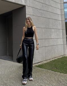 How To Style Leather Pants, Neue Outfits, Causual Outfits, Crop Top Outfits, Looks Style