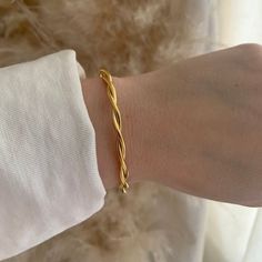 Goddess Of Summer, Gold Set Design, Irish Goddess, Rings Jewelry Simple, Custom Engraved Bracelet, Wedding Jewelery, Fancy Jewelry Necklace, Twisted Bangle