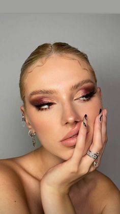 Club Glam Makeup, Clubbing Makeup, Club Makeup, Makeup Eye Looks, Makeup Makeover, Eye Makeup Art, Editorial Makeup, Benefit Cosmetics, Makeup Goals