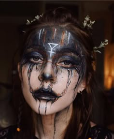 Witch Makeup Looks, Nordic Sisterhood, Witch Makeup Ideas, Pelottava Halloween, Makeup Ideas For Halloween, Halloween Makeup Witch, Fantasy Make-up